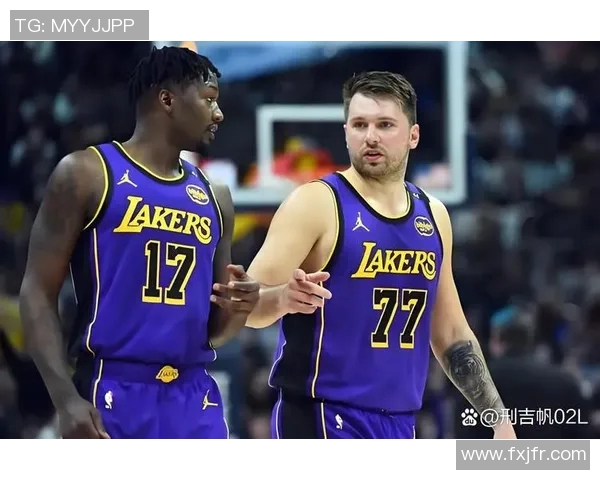 火箭队与湖人激战正酣最新比赛精彩回顾与分析